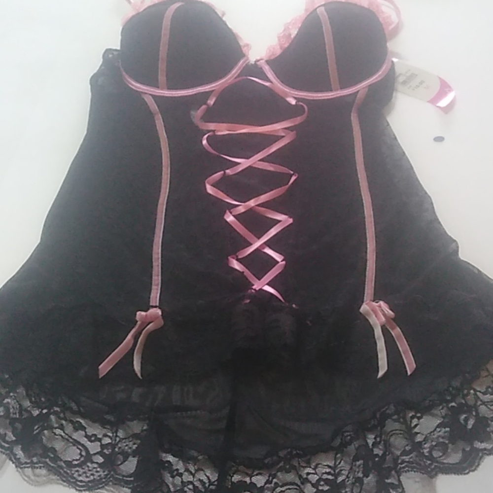 Negligee - Picture 2 of 4